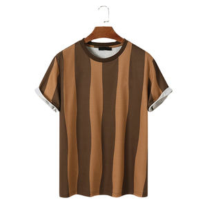 เสื้อยืดคอกลมแขนสั้นผู้ชายใหม่ ผ้าฝ้าย 100% พิมพ์ลายดิจิทัล ผ้าแคนวาสระบายอากาศได้ดี ปรับแต่งสีและขนาดได้ - Product Image 1