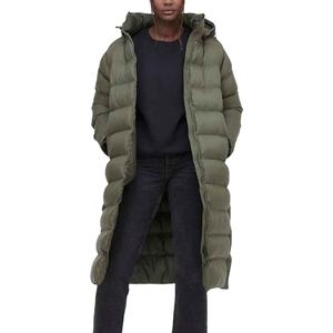 Chaqueta larga acolchada para mujer, diseñada para el frío extremo con tejido duradero y aislamiento térmico mejorado. - Product Image 1