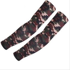 Manches de compression sportives personnalisées camouflage, protection UV, rafraîchissantes et respirantes pour le cyclisme, la course à pied et les activités de plein air - Product Image 3