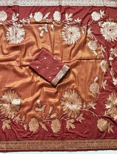 Sari traditionnel de luxe tissé à la main, teint à la main, couleur unie, avec richement orné de franges pour les occasions festives - Product Image 3