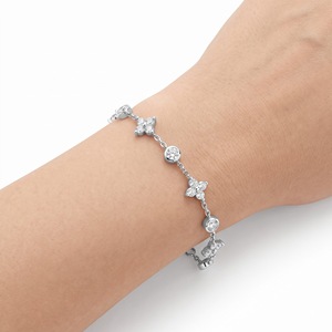 Bracelet en or blanc pour femme avec diamants ronds taille brillant, certifiés naturels, style classique, pour un usage quotidien - Product Image 4