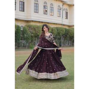 Incroyable couleur de vin Desinger Lehenga Choli - Product Image 4
