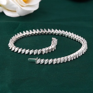 Bracelet tennis en or 14 carats avec diamant de laboratoire taille marquise de 3,03 carats, design à griffes en chevron, bijoux de mode - Product Image 3