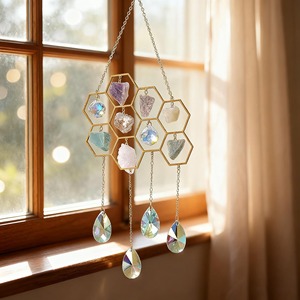 Decoración colgante de cristal premium en cristal morado y blanco, adecuada para la decoración de dormitorios, balcones y salas de estar, procedente de la India. - Product Image 3