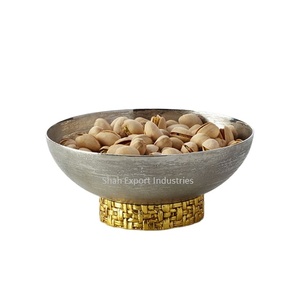 Bols de service de fruits secs en aluminium de conception fantaisie pour table à manger bols de service décoratifs en métal amandes et noix de cajou - Product Image 1
