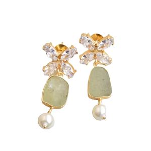 ต่างหูทองเหลืองประดับมุกและเพชรซิร์คอน งานแฮนด์เมด ชุบโรเดียม ปลอดภัยต่อผิวแพ้ง่าย ขายส่ง - Product Image 1