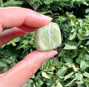 Vente en gros de magnifiques cristaux de serpentine polis, 15-30 mm, technique de mosaïque écologique, décoration Feng Shui, cristal de guérison - Product Image 2