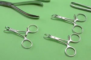 Productos de gran venta: Set de instrumentos quirúrgicos surtidos para cirugía general, herramientas manuales de acero inoxidable con certificación CE, Clase II - Product Image 4