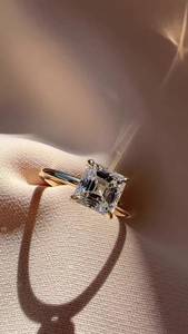 Bague solitaire en moissanite 2 carats taille Asscher, en argent 925 véritable, style moderne, cadeau idéal pour anniversaire ou fête, bijou. - Product Image 4