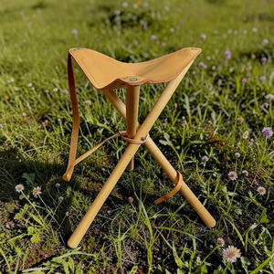 Taburete de caza de cuero genuino, plegable, tipo trípode, proveedor mayorista, personalizado OEM, calidad de exportación, para exteriores, a bajo precio. - Product Image 1