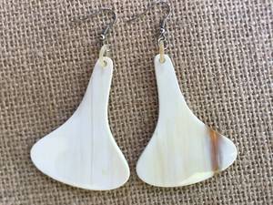 Boucles d'oreilles rustiques faites à la main en corne de buffle, forme naturelle, bijoux modernes, pendantes, cadeau de Noël pour femme, décoration de mariage, artisanat - Product Image 5