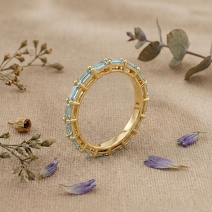 Anillo de Eternidad con Diamantes Creados en Laboratorio con Corte Esmeralda, Oro de 14K, Anillo de Boda y Compromiso, Apilable, para Mujer - Product Image 3