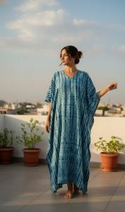 Caftanes Maxi Tie Dye Ecológicos al por Mayor para Mujer, con Mangas Largas, Cuello en V, Estilo Bohemio, 100% Algodón - Product Image 4