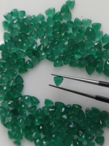Natural Green Onyx 4MM Trillion Cut Best Quality Loose Gemstone for Jewelry Making - Product Image 2