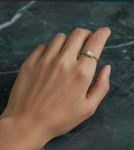 Anillo Apilable Clásico y Delicado de Plata de Ley Bañada en Oro de 14K con Ópalo Corte Baguette, Piedra de Nacimiento de Octubre, para Regalo de Boda y Fiesta - Product Image 5