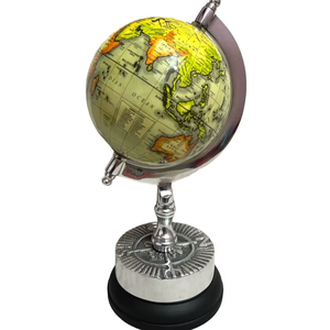 ลูกโลกโลหะงานฝีมือสั่งทำพิเศษ พร้อมรูปเงาเหล็กตัดด้วยมือ และผิวเหล็กขัดลายโบราณ เหมาะสำหรับโต๊ะผู้บริหาร - Product Image 1