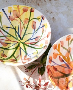Frutero de Cerámica Artesanal con Vibrante Decoración Floral, Gran Capacidad y Elegante Base de Pedestal - Product Image 2