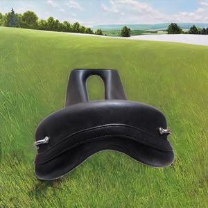 Silla de montar de cuero sintético para equitación de resistencia TI101OA056, estilo inglés, ligera, personalizada, para carreras, con armazón de madera. - Product Image 4