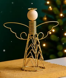 Figurine d'ange de Noël moderne et minimaliste Roshan Handicrafts, design en fil métallique délicat, fil métallique doré poli, pour table - Product Image 1