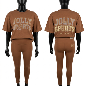 เสื้อยืดโอเวอร์ไซส์ผ้าฝ้าย 240 GSM สำหรับผู้หญิง กางเกงเลกกิ้งยางยืดสีเบจ พิมพ์ลายพัฟฟ์  รับสกรีนโลโก้ตามแบบ ชุดเซ็ตสำหรับผู้หญิง - Product Image 3