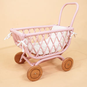 Carrito de muñecas de ratán natural, carritos de juguete para arrastrar, cochecitos de muñecas al por mayor, juguetes de simulación para niños pequeños - Product Image 1
