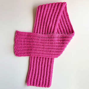 Écharpe tricotée unisexe minimaliste - Cache-cou d'hiver polyvalent - Cache-cou doux au toucher en tricot uni avec logo personnalisé - Product Image 5