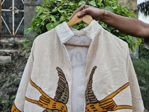 Veste pour femme 100% coton brodée motif oiseaux, col montant, manches longues, printemps, design artisanal écologique, cadeau pour elle - Product Image 4