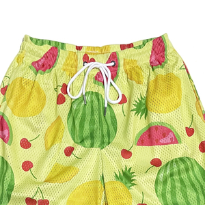 Shorts de sport unisexe personnalisés en maille soyeuse de luxe, imprimés par sublimation sur toute la surface, mi-cuisse, pour entraînement, basketball, gym et streetwear - Product Image 2