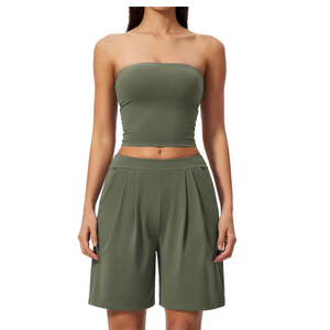 Ensemble de yoga 2 pièces pour femme : haut court sans bretelles et short plissé taille haute – Tenue de sport et de fitness pour la gym - Product Image 2