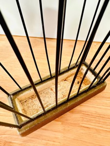 Porte-parapluies de style moderne pour cafés, rangement élégant en métal pour entrée de restaurant et décoration contemporaine – Fabriqué en Inde - Product Image 6