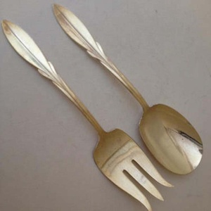 Nouvelle conception de feuilles d'or poignée en relief ton or plaqué Designer salade ensemble de service pour mariage et fête - Product Image 1