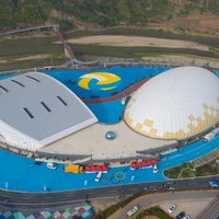 Structure de membrane gonflable multifonctionnelle en forme de dôme pour le volley-ball, stade sportif