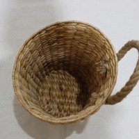 Panier de rangement en jacinthe d'eau tressée, organisateur suspendu rustique avec poignée en corde pour salle de bain, cuisine, chambre