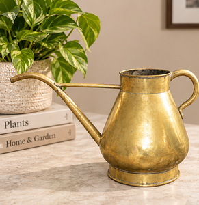 AK Brass Export Alta calidad Premium Brass Lota Design Regadera para uso en el jardín Suministros de riego - Product Image 1