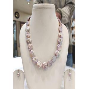 Ensemble Collier et Boucles d'Oreilles Tendance en Perles Baroques d'Imitation Rose de Qualité Supérieure, Idéal pour Filles, Mariages, Fiançailles et Soirées - Product Image 2