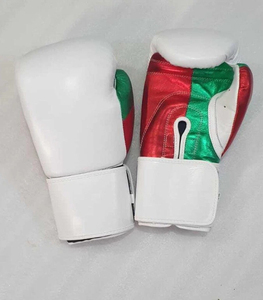 ชุดอุปกรณ์ป้องกันสำหรับนักมวยคุณภาพสูง หนังแท้ 100% ประกอบด้วย นวมชกมวย หมวกป้องกันศีรษะ และอุปกรณ์ป้องกันอวัยวะเพศ สำหรับฝึกซ้อมในยิม MMA นักสู้มวย  สามารถปรับแต่งได้ - Product Image 4