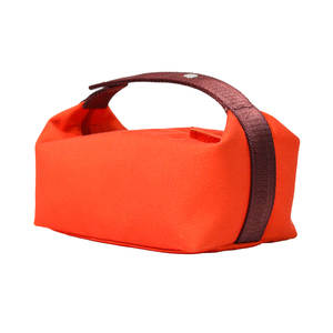 Sac de toilette minimaliste avec logo personnalisé |   Pochette cosmétique professionnelle OEM |   Pochette OBP en gros pour cadeaux d'entreprise |   Écologique - Product Image 2