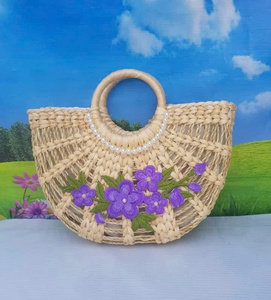 Bolso Triangular Pequeño Hecho a Mano con Jacinto de Agua, Bolso de Playa Tejido Ecológico para Mujer - Product Image 4