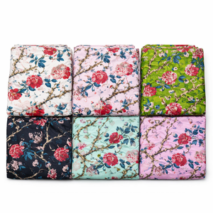Tissu en popeline 100% coton, imprimé floral, Le Souvenirs, biologique, écologique, respirant, absorbant l'humidité, léger, tissé - Product Image 1