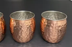 Taza de Cobre Hecha a Mano de Alta Demanda para Bebidas Frías, Jugos, Smoothies o Bebidas de Verano, Disponible a Precio de Exportación - Product Image 2