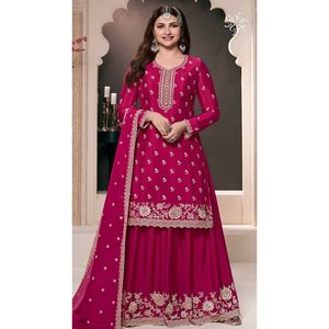 Ensemble de costume fantaisie pour femme avec belle broderie et travail de séquence - Product Image 2