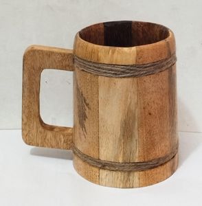 Mug en bois au design rustique en forme de corde - Product Image 2