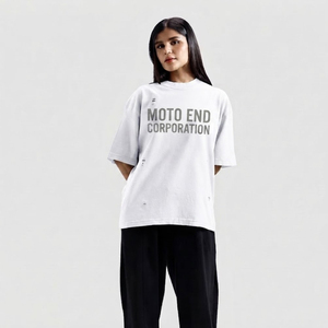 T-shirt blanc oversize Moto End Corporation à manches courtes, col rond, style streetwear, en jersey de coton, imprimé graphique vieilli pour homme - Product Image 4
