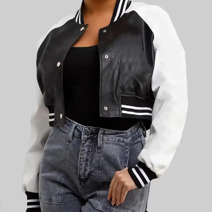 เสื้อแจ็คเก็ตเบสบอลวาร์ซิตี้สำหรับผู้หญิง คุณภาพพรีเมียม แบบครอป ปักโลโก้ตามสั่ง ขายส่งเสื้อแจ็คเก็ตวาร์ซิตี้สำหรับผู้หญิง - Product Image 4