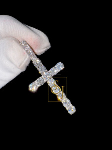 สร้อยคอไม้กางเขนสีขาวทอง14K สุดหรูจากร้าน iced OUT จี้เพชรที่ปลูกในห้องทดลอง VVS ของขวัญทางศาสนาสำหรับเขา - Product Image 6