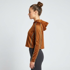Sweat-shirt à capuche court marron pour femme, manches longues, cordon de serrage, imprimé lettres, en polaire, automne, polyester et coton, qualité supérieure - Product Image 2
