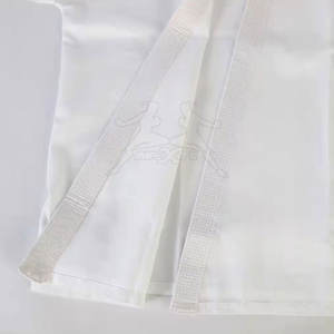 Uniforme de Karate Ligero y Transpirable con Costuras Reforzadas para Práctica de Artes Marciales - Product Image 5