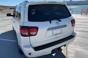 Toyota Sequoia Platinum 4x4 <span class=keywords><strong>2018</strong></span> usada de primera calidad, motor V8 de 5.7 litros, diferencial central bloqueable - Product Image 3