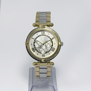 Montre à quartz pour femme de luxe multifonction, boîtier en alliage avec anneau et bracelet en fil d'acier inoxydable, pierres tchèques sur le cadran - Product Image 1