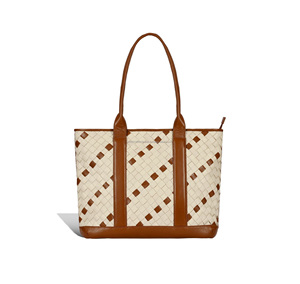Porte-clés personnalisé en cuir de vachette |   Accessoire cadeau fait main |   Article promotionnel personnalisé avec logo de marque - Product Image 1